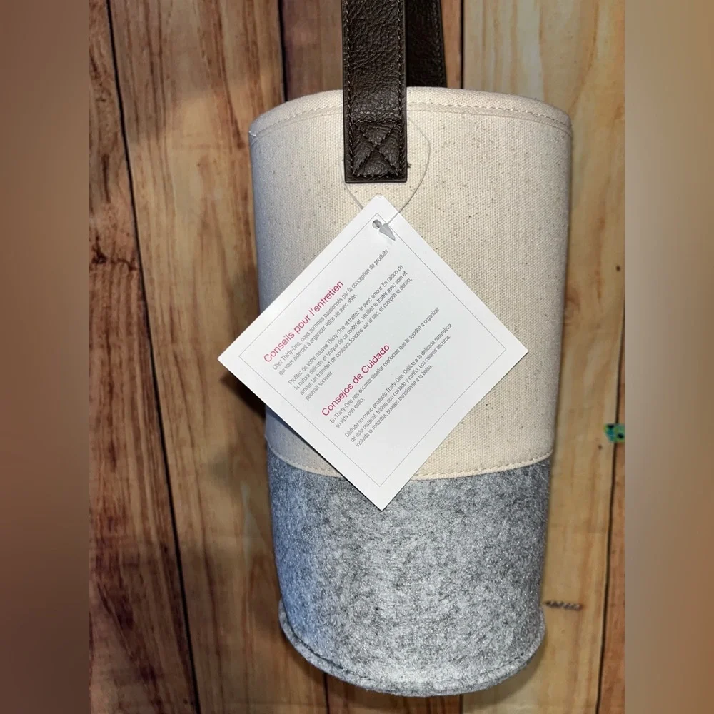 THIRTY-ONE 31 Felt Wine And Gift Bag Natural With Brushed Whisper Grey - NWT